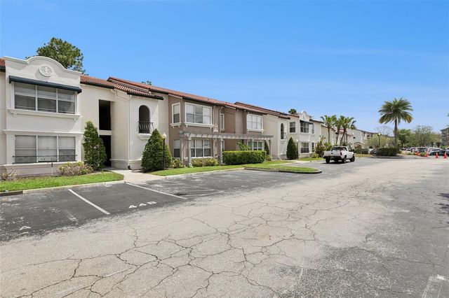 5112 CONROY ROAD 311, Orlando, FL 32811