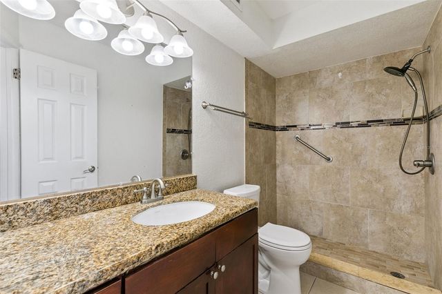 5112 CONROY ROAD 311, Orlando, FL 32811