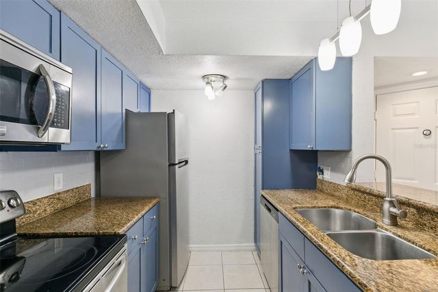 5112 CONROY ROAD 311, Orlando, FL 32811