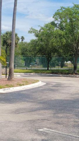 17104 CARRINGTON PARK DRIVE 514, Tampa, FL 33647