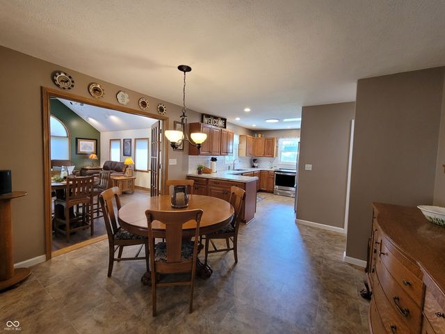 239 W Lawton Circle, Rushville, IN 46173