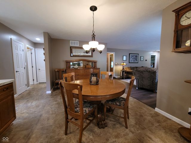 239 W Lawton Circle, Rushville, IN 46173