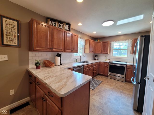 239 W Lawton Circle, Rushville, IN 46173