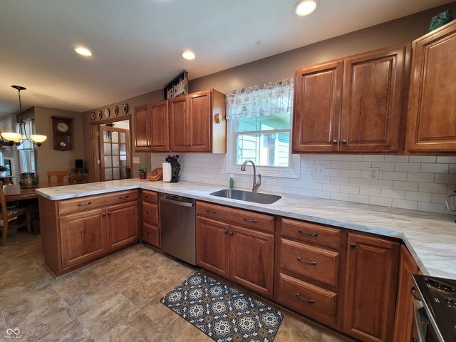 239 W Lawton Circle, Rushville, IN 46173