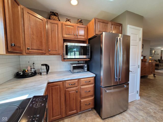 239 W Lawton Circle, Rushville, IN 46173
