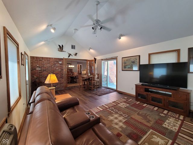 239 W Lawton Circle, Rushville, IN 46173