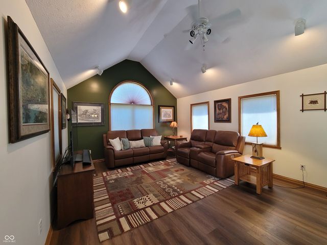 239 W Lawton Circle, Rushville, IN 46173