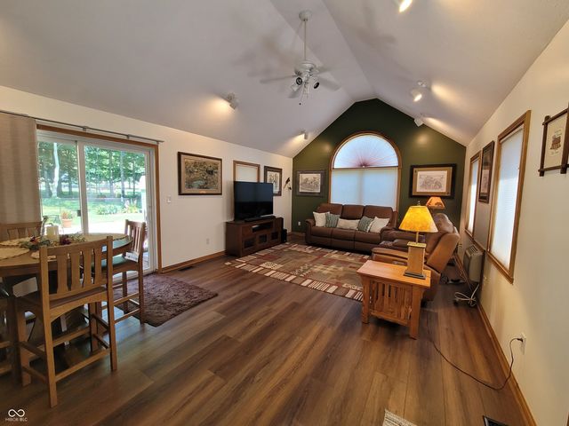 239 W Lawton Circle, Rushville, IN 46173