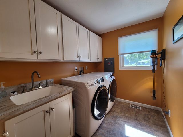 239 W Lawton Circle, Rushville, IN 46173