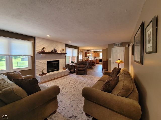 239 W Lawton Circle, Rushville, IN 46173