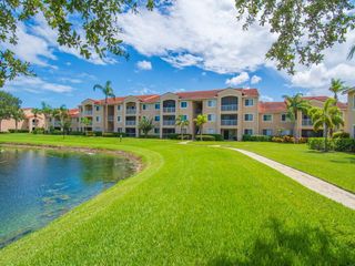 1590 S 42nd Circle 208, Vero Beach, FL 32967