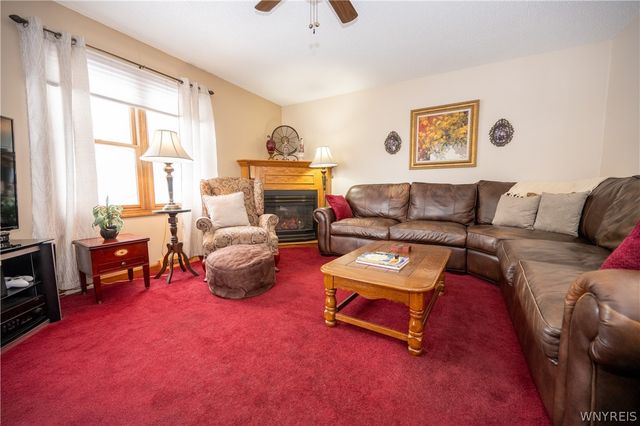 43 Larkspur Lane, Amherst, NY 14228