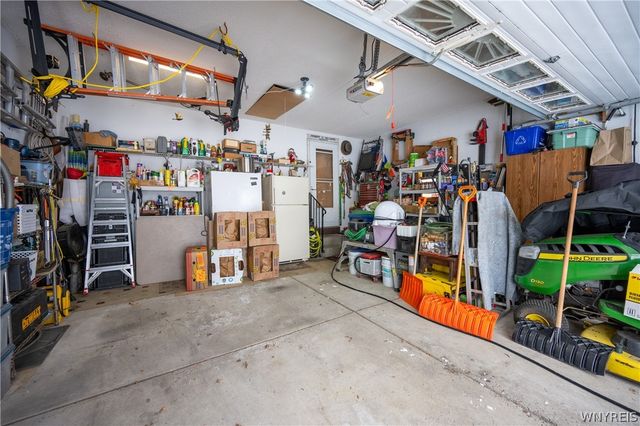 43 Larkspur Lane, Amherst, NY 14228