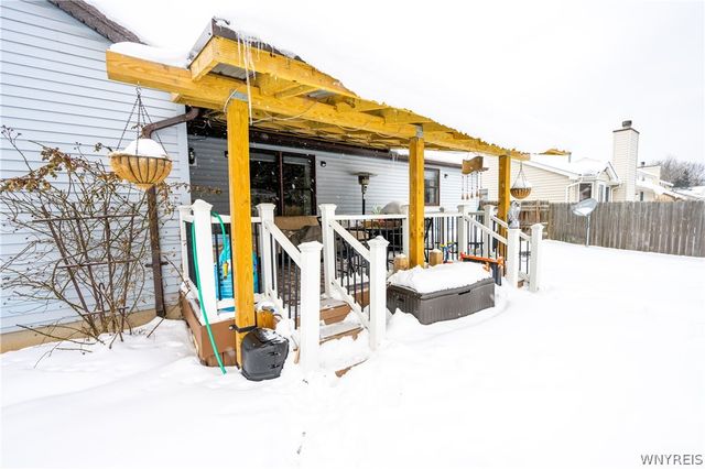 43 Larkspur Lane, Amherst, NY 14228