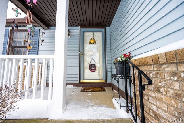 43 Larkspur Lane, Amherst, NY 14228