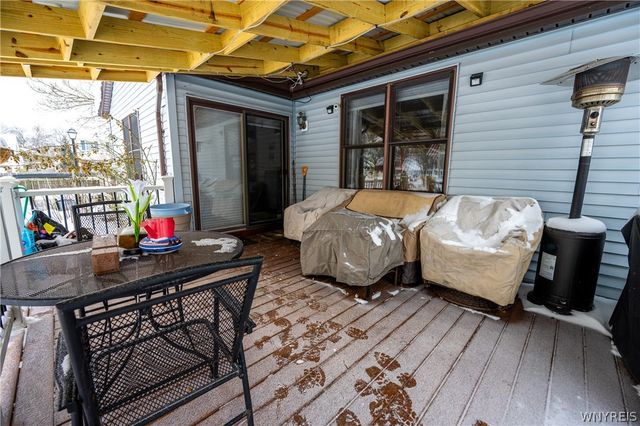 43 Larkspur Lane, Amherst, NY 14228