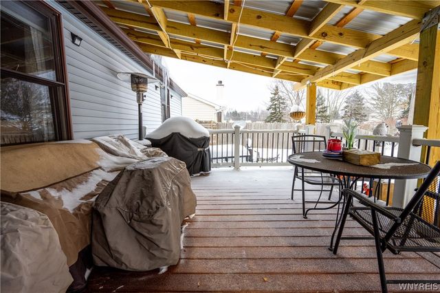 43 Larkspur Lane, Amherst, NY 14228