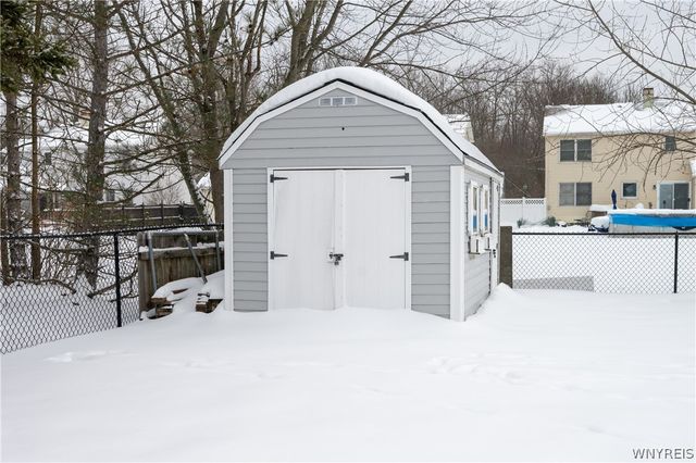 43 Larkspur Lane, Amherst, NY 14228