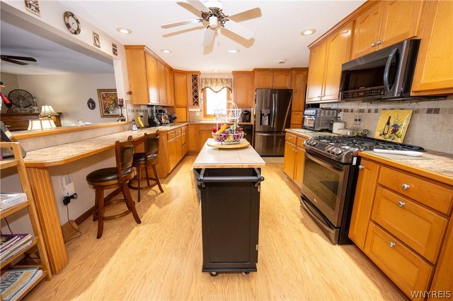 43 Larkspur Lane, Amherst, NY 14228