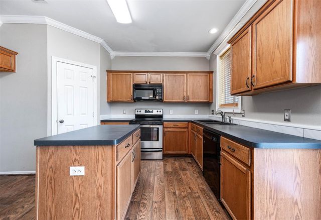 1017 Hamilton Street, Alvin, TX 77511