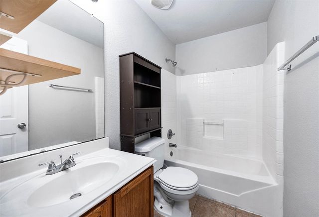 1017 Hamilton Street, Alvin, TX 77511