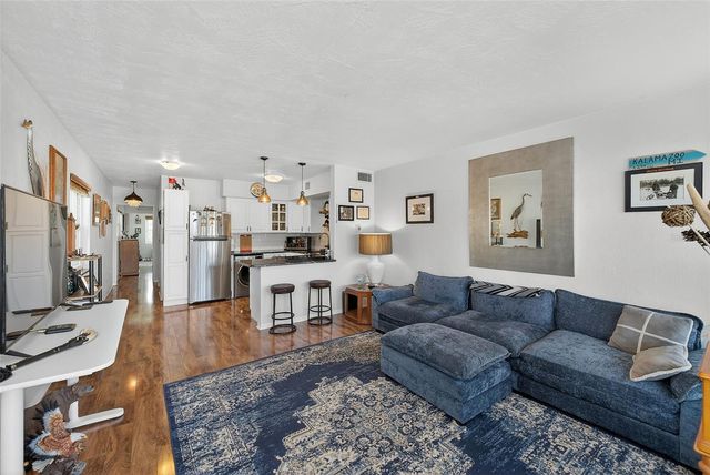 5664 40TH TERRACE N 433, Kenneth City, FL 33709