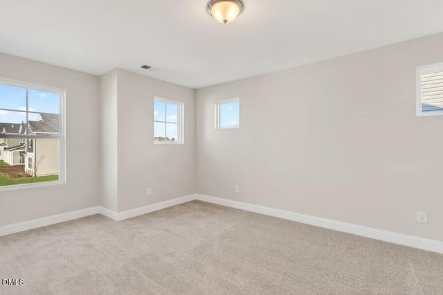 604 Barrington Row Avenue, Zebulon, NC 27597