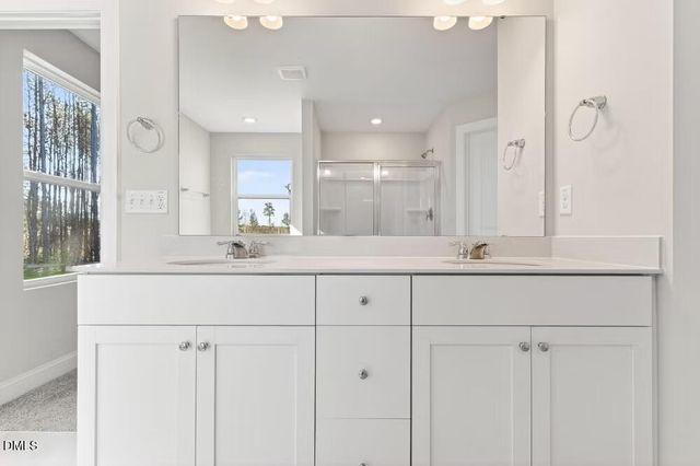 604 Barrington Row Avenue, Zebulon, NC 27597