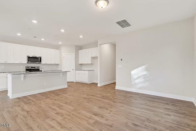 604 Barrington Row Avenue, Zebulon, NC 27597