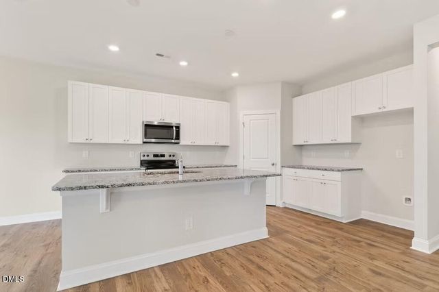 604 Barrington Row Avenue, Zebulon, NC 27597