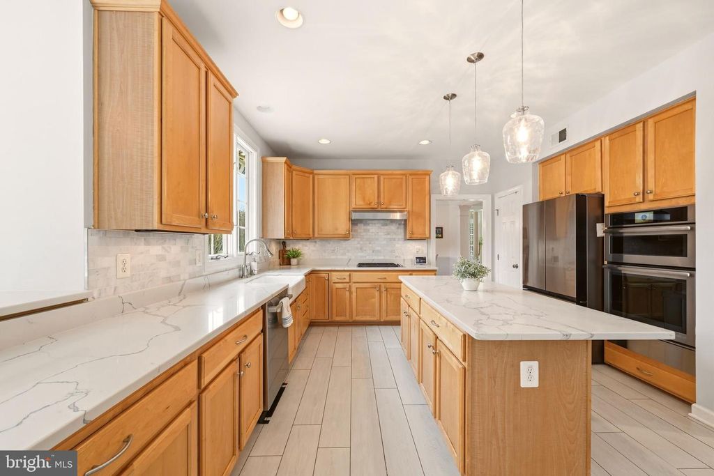 Image 16 of property listing at 509 FIRESTONE DR, Ashton, MD 20861