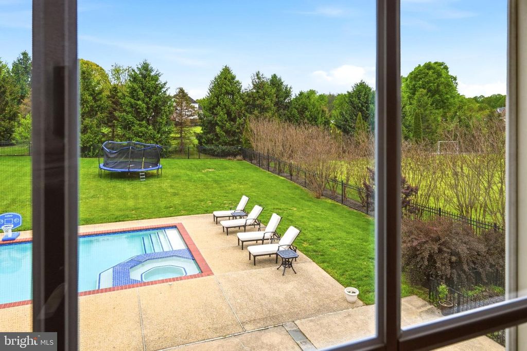 Image 32 of property listing at 509 FIRESTONE DR, Ashton, MD 20861