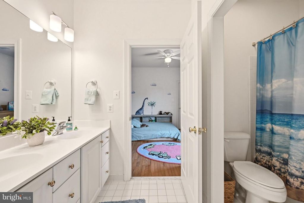 Image 33 of property listing at 509 FIRESTONE DR, Ashton, MD 20861