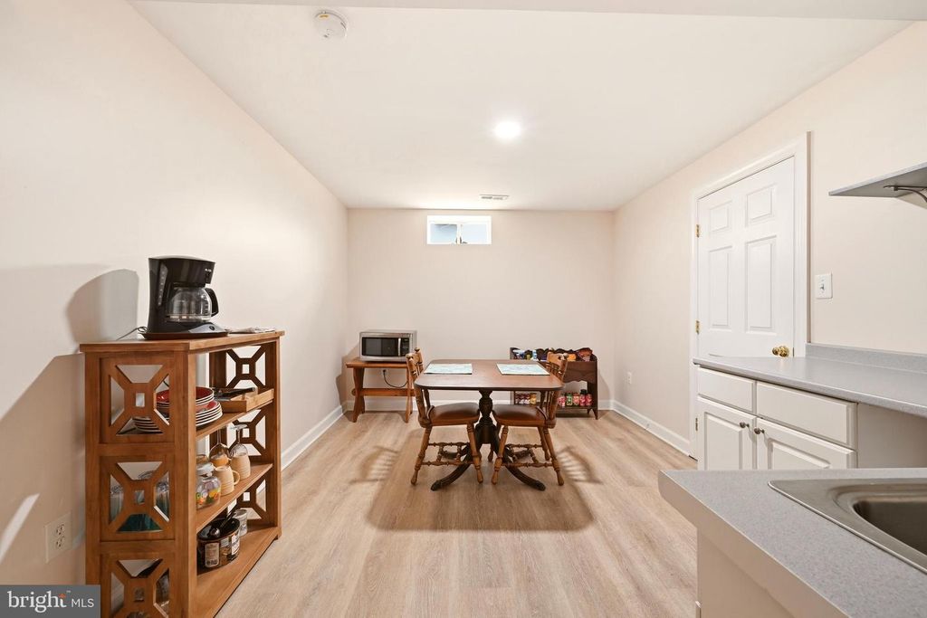 Image 43 of property listing at 509 FIRESTONE DR, Ashton, MD 20861