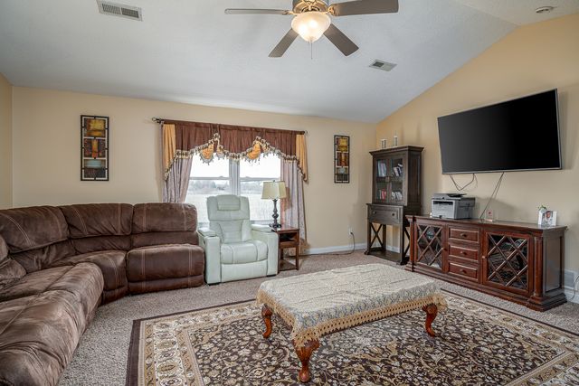 6524 International Drive, Bettendorf, IA 52722