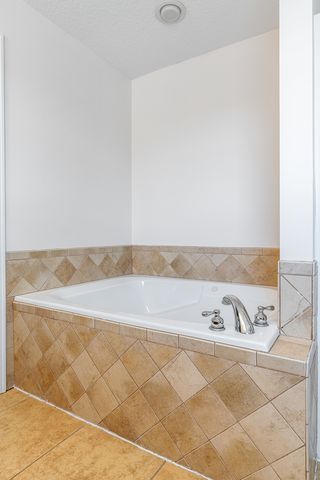 6524 International Drive, Bettendorf, IA 52722