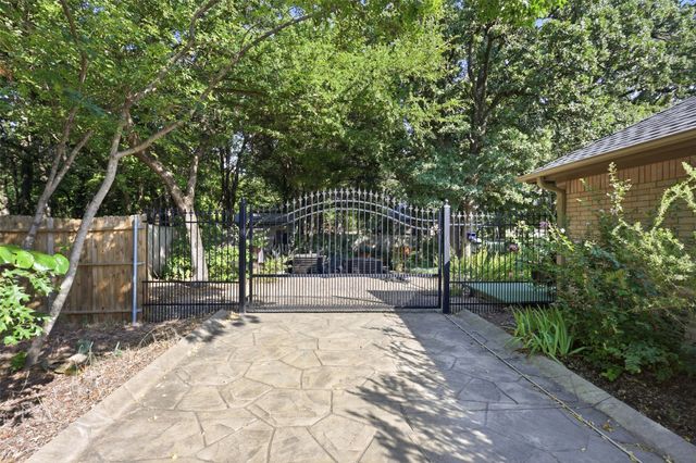 4044 Tortoise Lane, Fort Worth, TX 76135