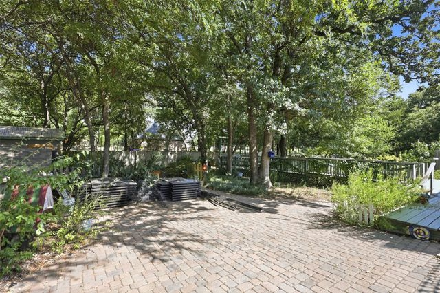 4044 Tortoise Lane, Fort Worth, TX 76135
