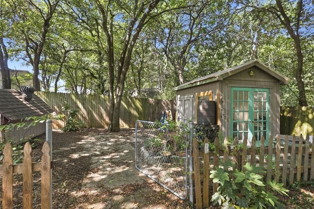 4044 Tortoise Lane, Fort Worth, TX 76135