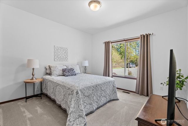 30972 E Lake Morton Drive SE, Kent, WA 98042