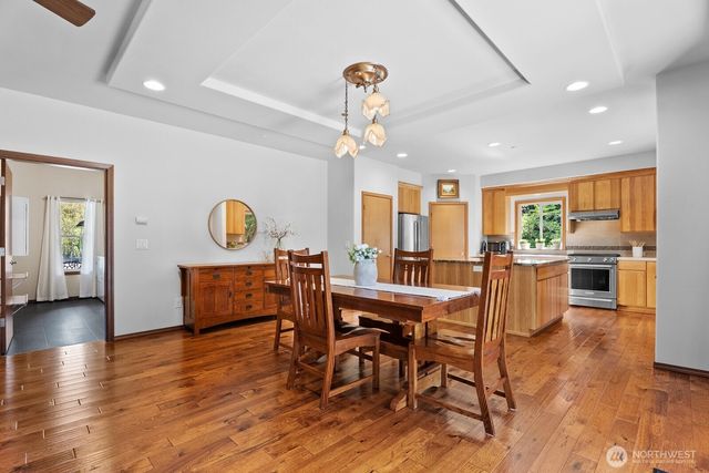 30972 E Lake Morton Drive SE, Kent, WA 98042