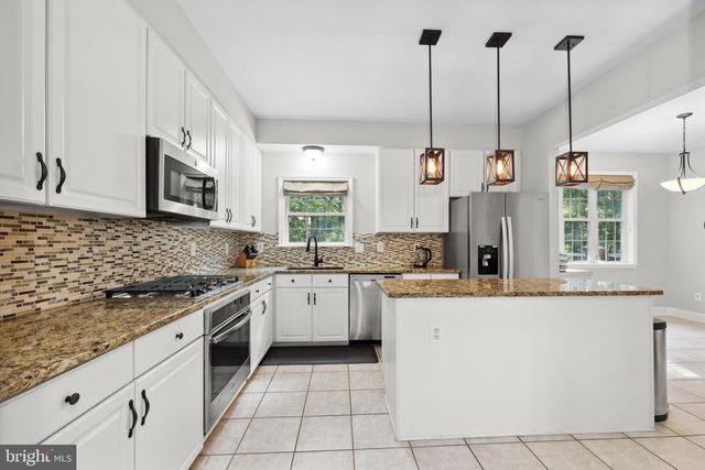 2357 BRIGHTON PL, Jeffersonton, VA 22724