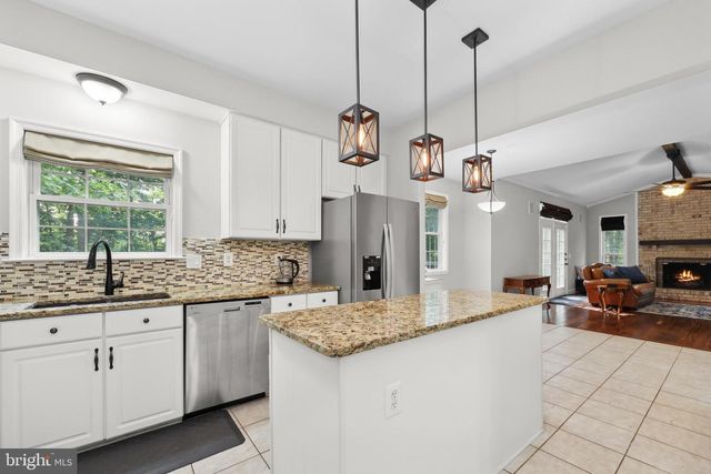 2357 BRIGHTON PL, Jeffersonton, VA 22724