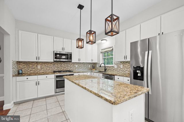 2357 BRIGHTON PL, Jeffersonton, VA 22724