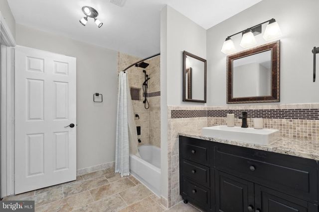 2357 BRIGHTON PL, Jeffersonton, VA 22724