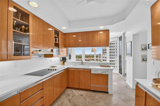 21150 Point Pl 1505, Aventura, FL 33180