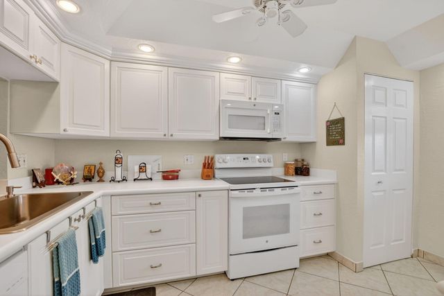 1537 E Hillsboro Boulevard 444, Deerfield Beach, FL 33441