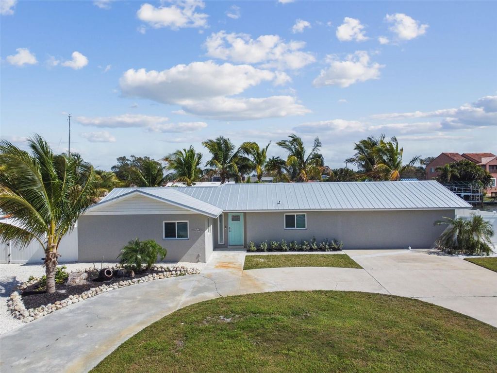 Image 2 of property listing at 4900 ARLINGTON ROAD, Palmetto, FL 34221