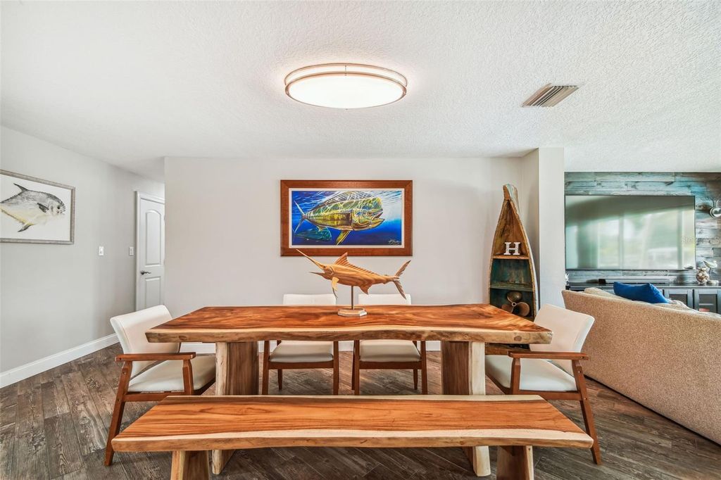 Image 5 of property listing at 4900 ARLINGTON ROAD, Palmetto, FL 34221