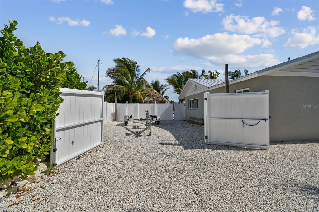 Image 50 of property listing at 4900 ARLINGTON ROAD, Palmetto, FL 34221